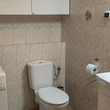 Velvet Lucka * وارسو